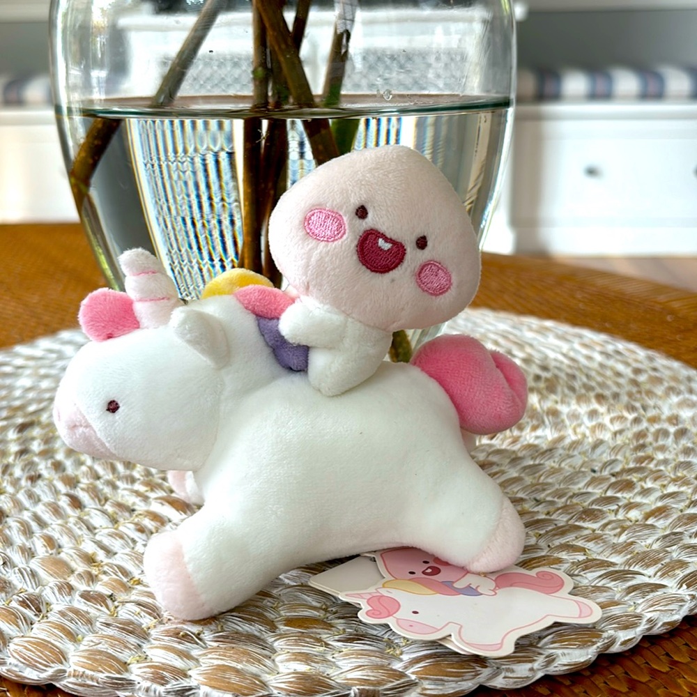 I am selling a KAKAO FRIENDS “Lovely Apeach” keychain I acquired in Korea!